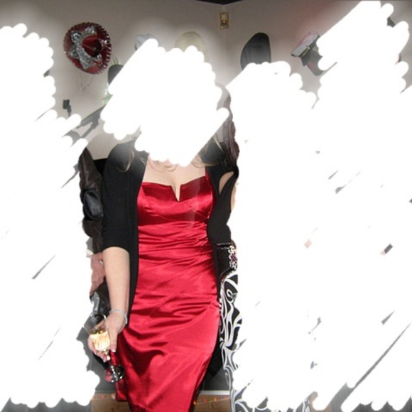 Classy red dress. - Picture 4 of 4